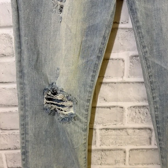 American Eagle Light Blue AirFlex Denim, distressed, 30 x 32 - Picture 5 of 12
